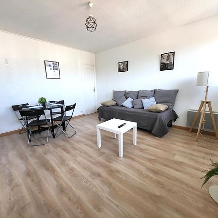 St-Quentin-En-Yvelines Plusieurs Appartements Avec Parking Trappes Exterior photo