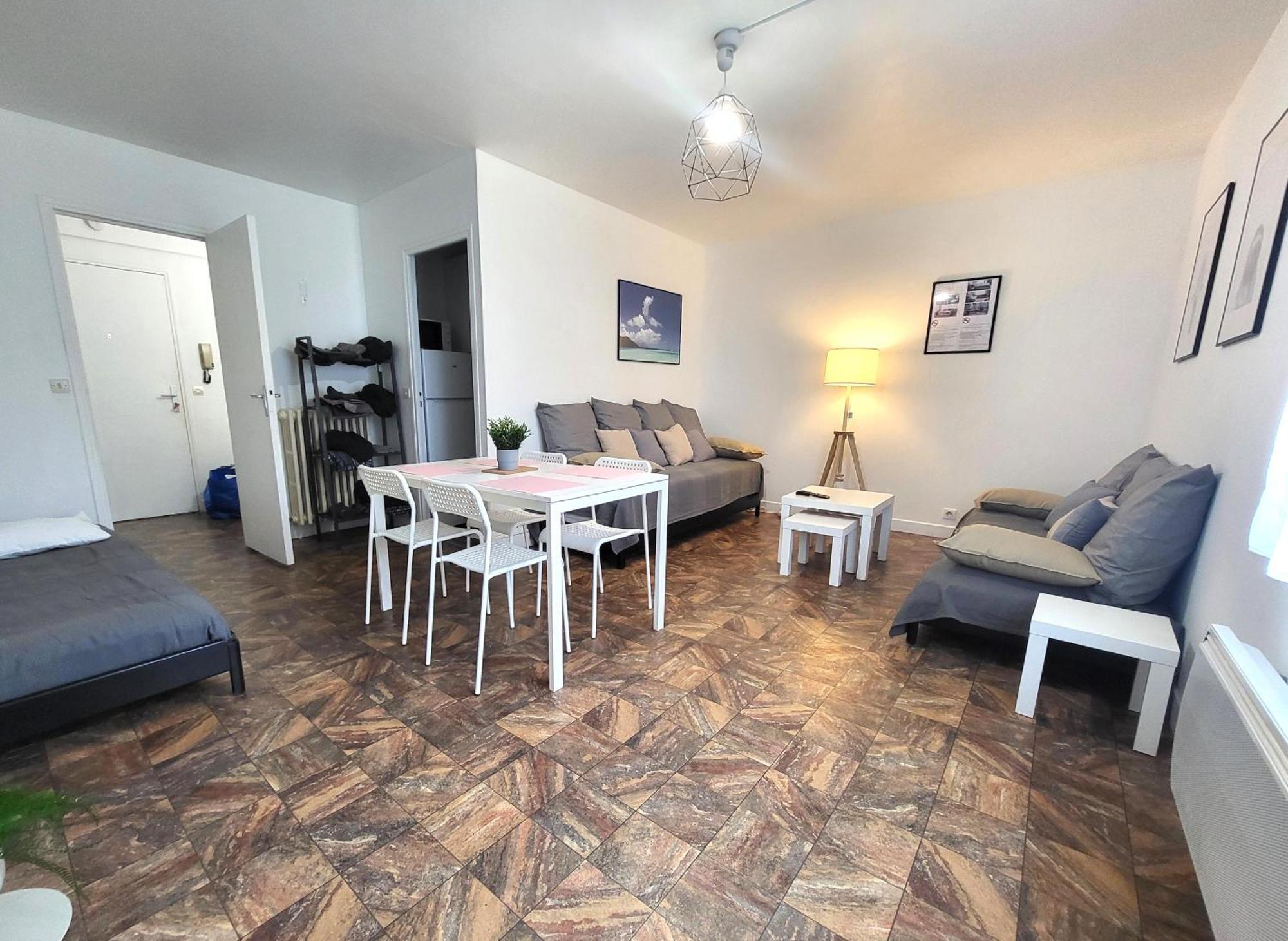 St-Quentin-En-Yvelines Plusieurs Appartements Avec Parking Trappes Exterior photo