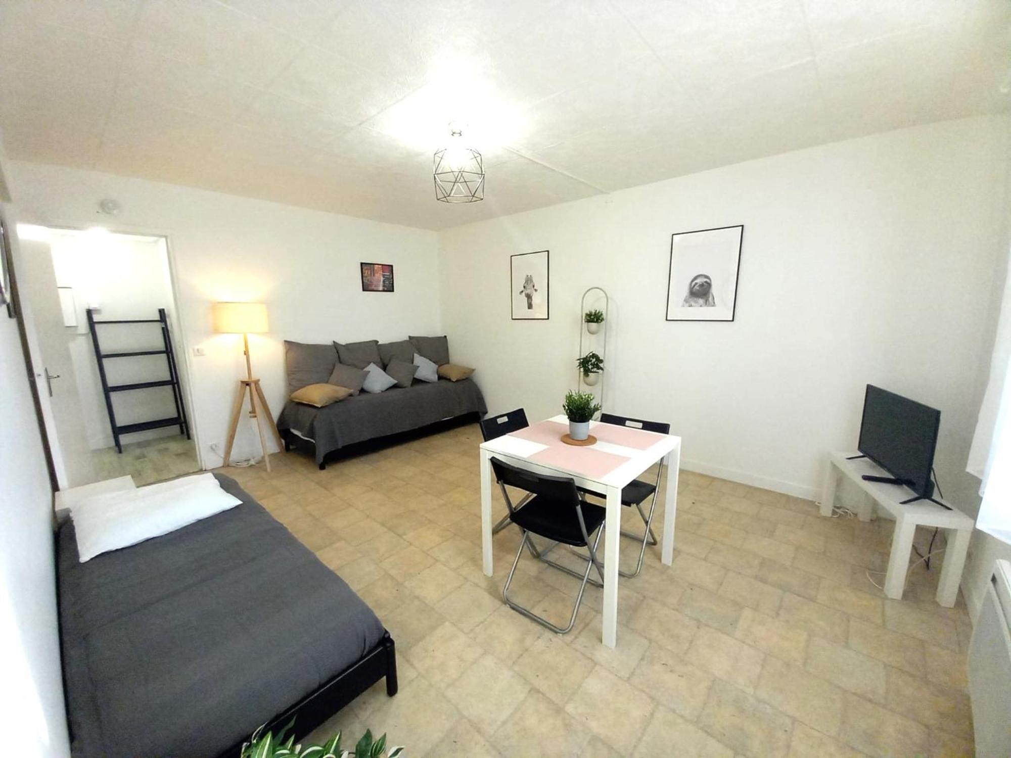 St-Quentin-En-Yvelines Plusieurs Appartements Avec Parking Trappes Room photo