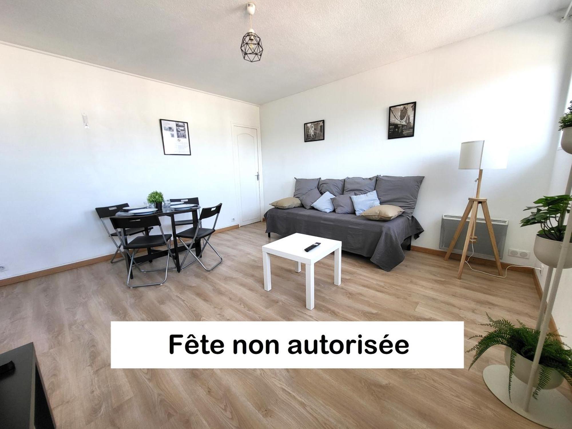 St-Quentin-En-Yvelines Plusieurs Appartements Avec Parking Trappes Room photo