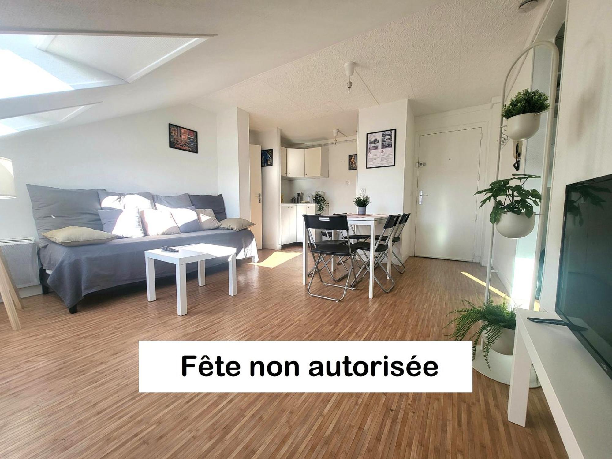 St-Quentin-En-Yvelines Plusieurs Appartements Avec Parking Trappes Room photo