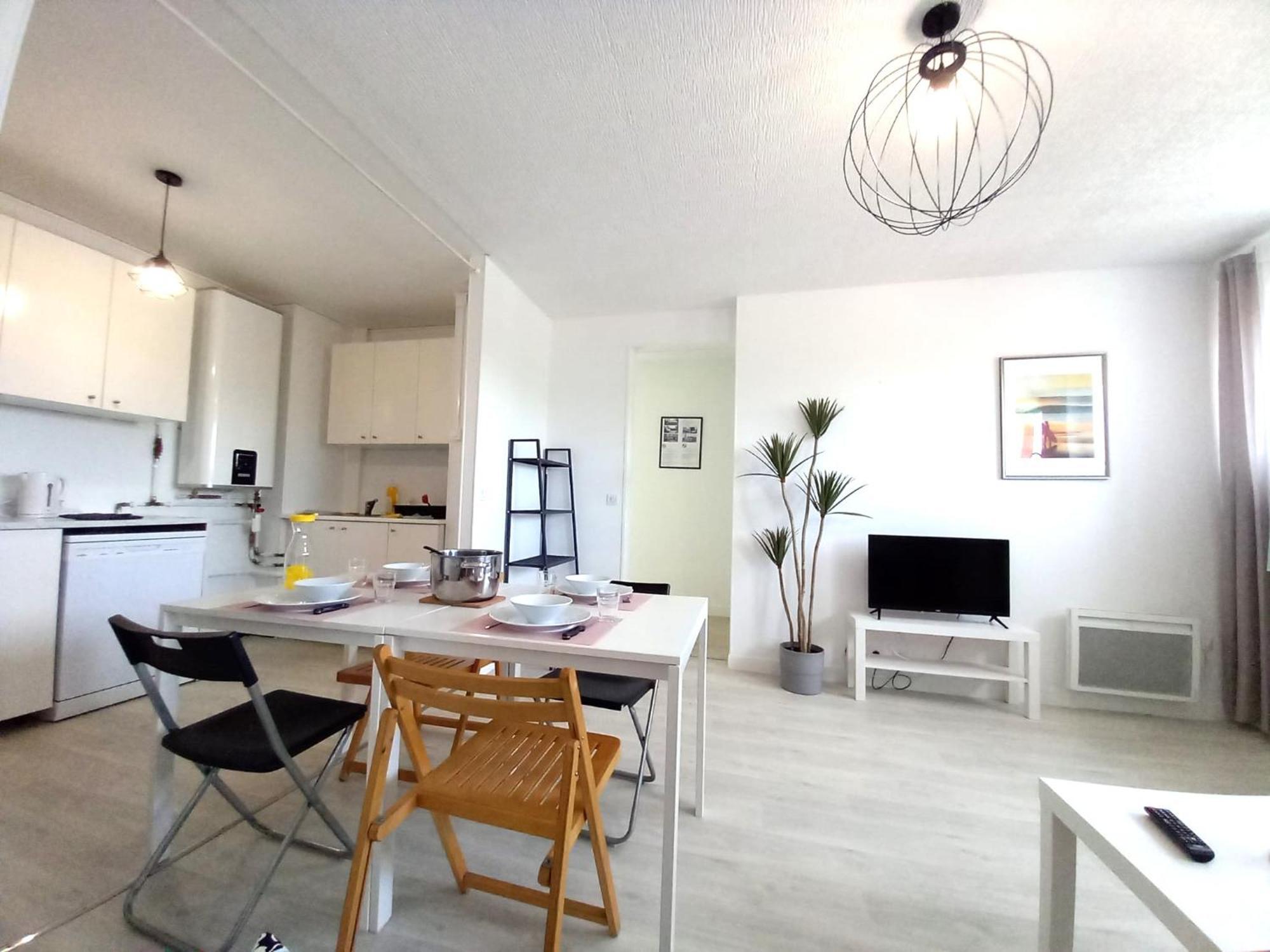 St-Quentin-En-Yvelines Plusieurs Appartements Avec Parking Trappes Room photo