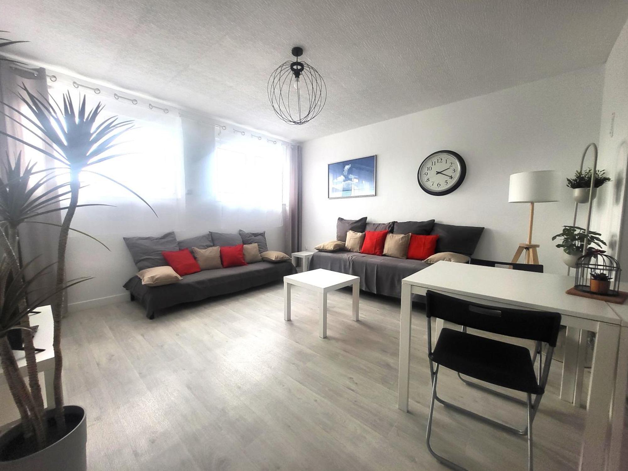 St-Quentin-En-Yvelines Plusieurs Appartements Avec Parking Trappes Room photo